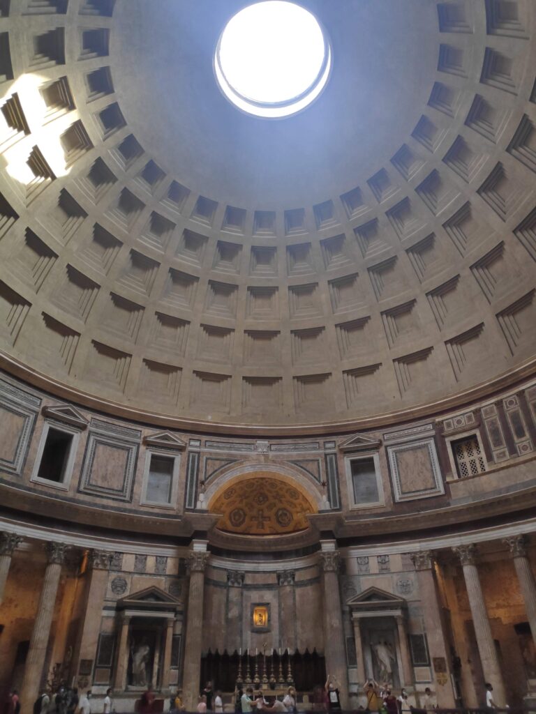 the inside of the pantheon